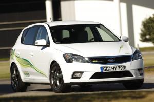 Kia cee&rsquo;d Hybrid 2010 года